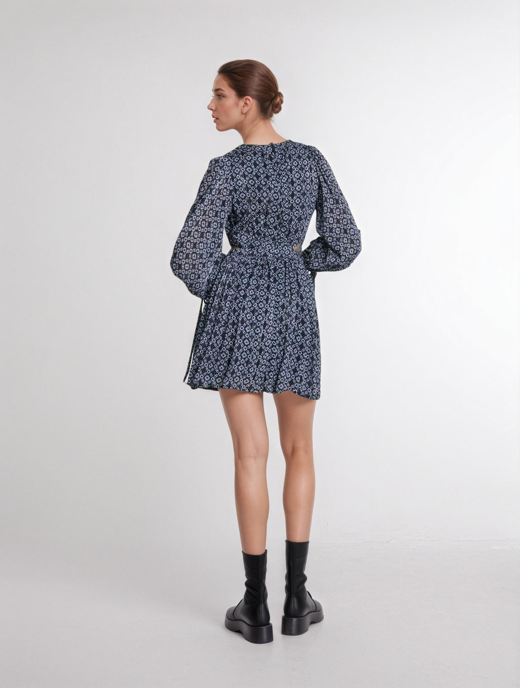 blue mini dress, Parisian style, european style, cut out dress, summer dress 